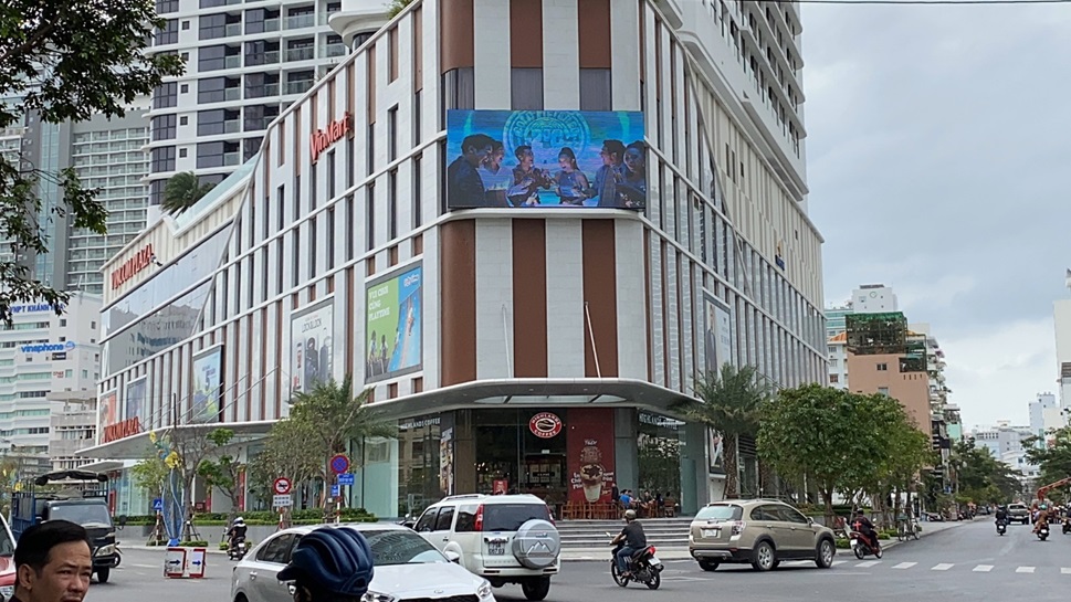 quang cao man hinh LED