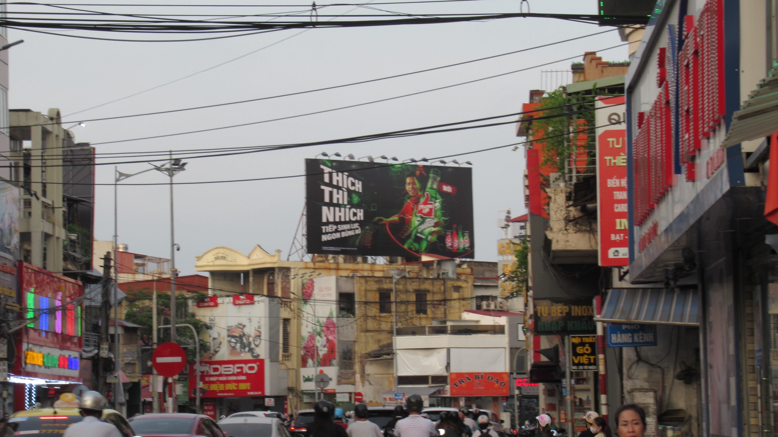 Pano quảng cáo cùng Thums up